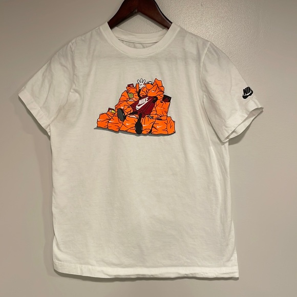 Nike NSW Graphic T-Shirt - Picture 1 of 5